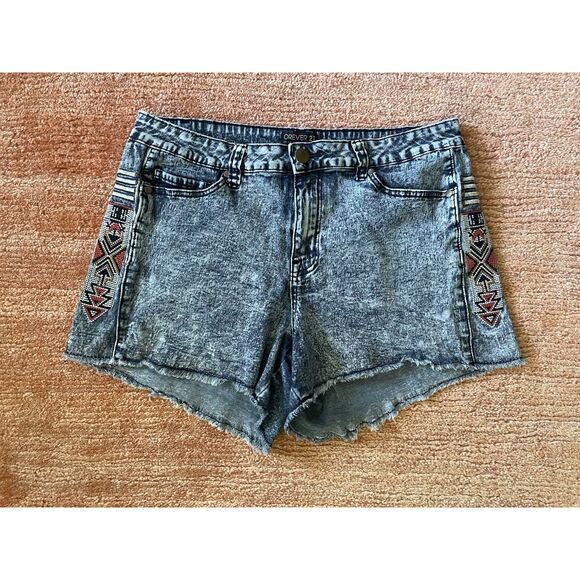 Forever 21 Plus Size 16 Denim Shorts Gray Acid Wash Beaded Aztec Sides Raw Hem - Picture 1 of 7